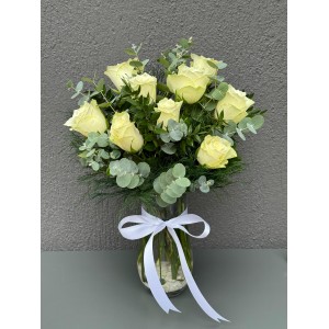 PAŞABAHÇE VAZODA 9 BEYAZ GÜL